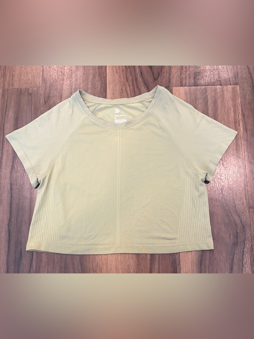all in motion Cropped Seamless Tee - Light Olive